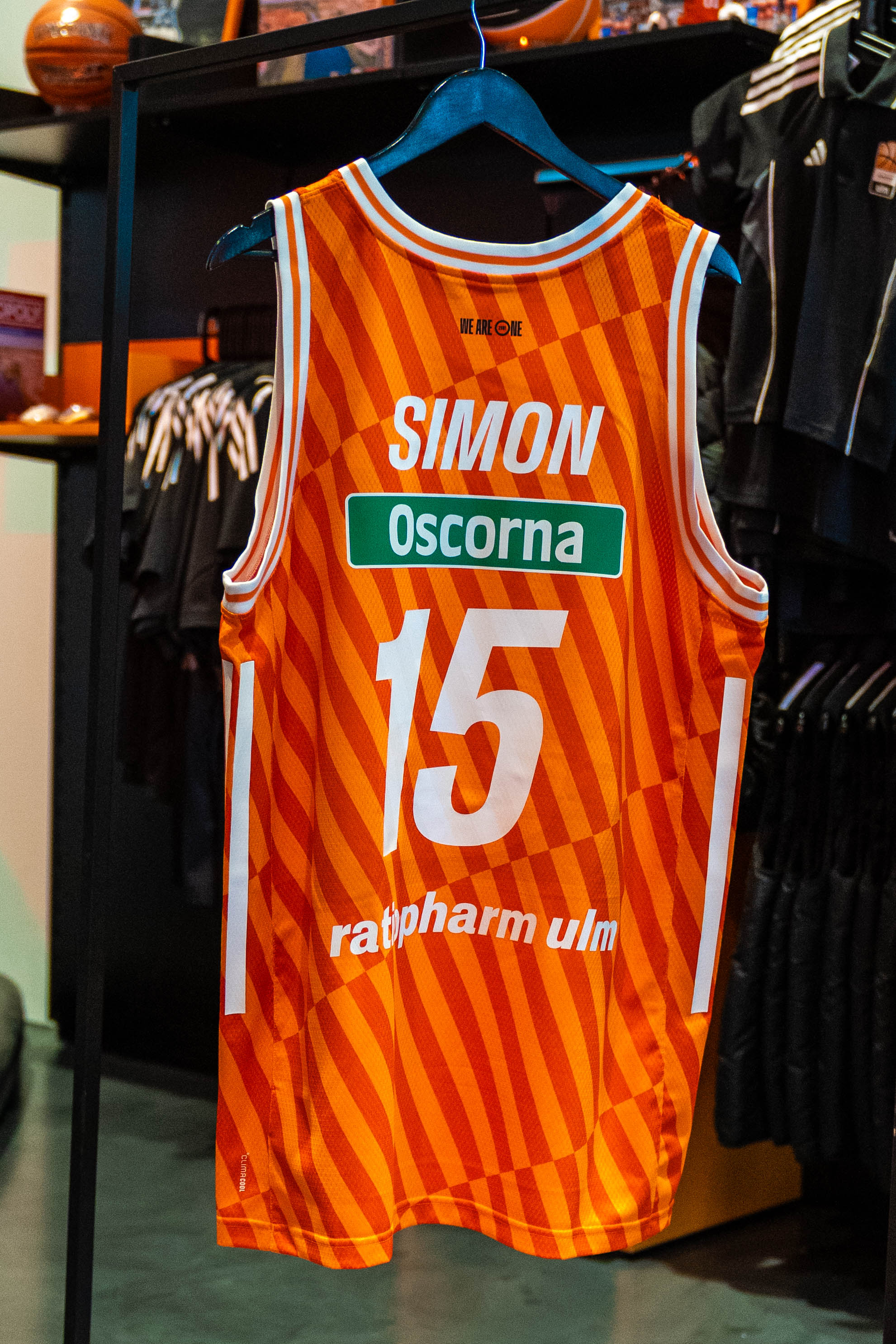 Signiertes Spielertrikot #15 Simon