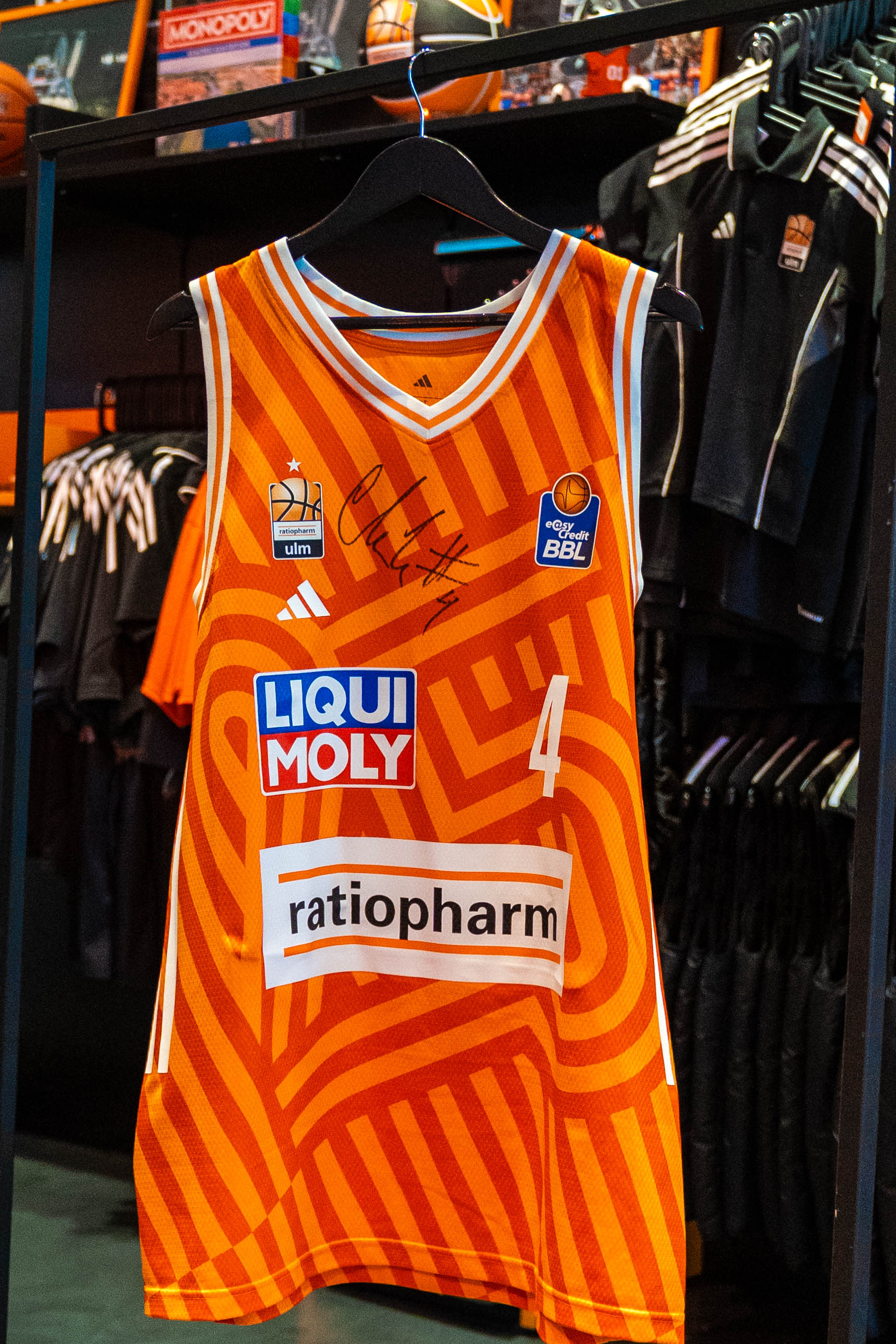 Signiertes Spielertrikot #4 Ledlum