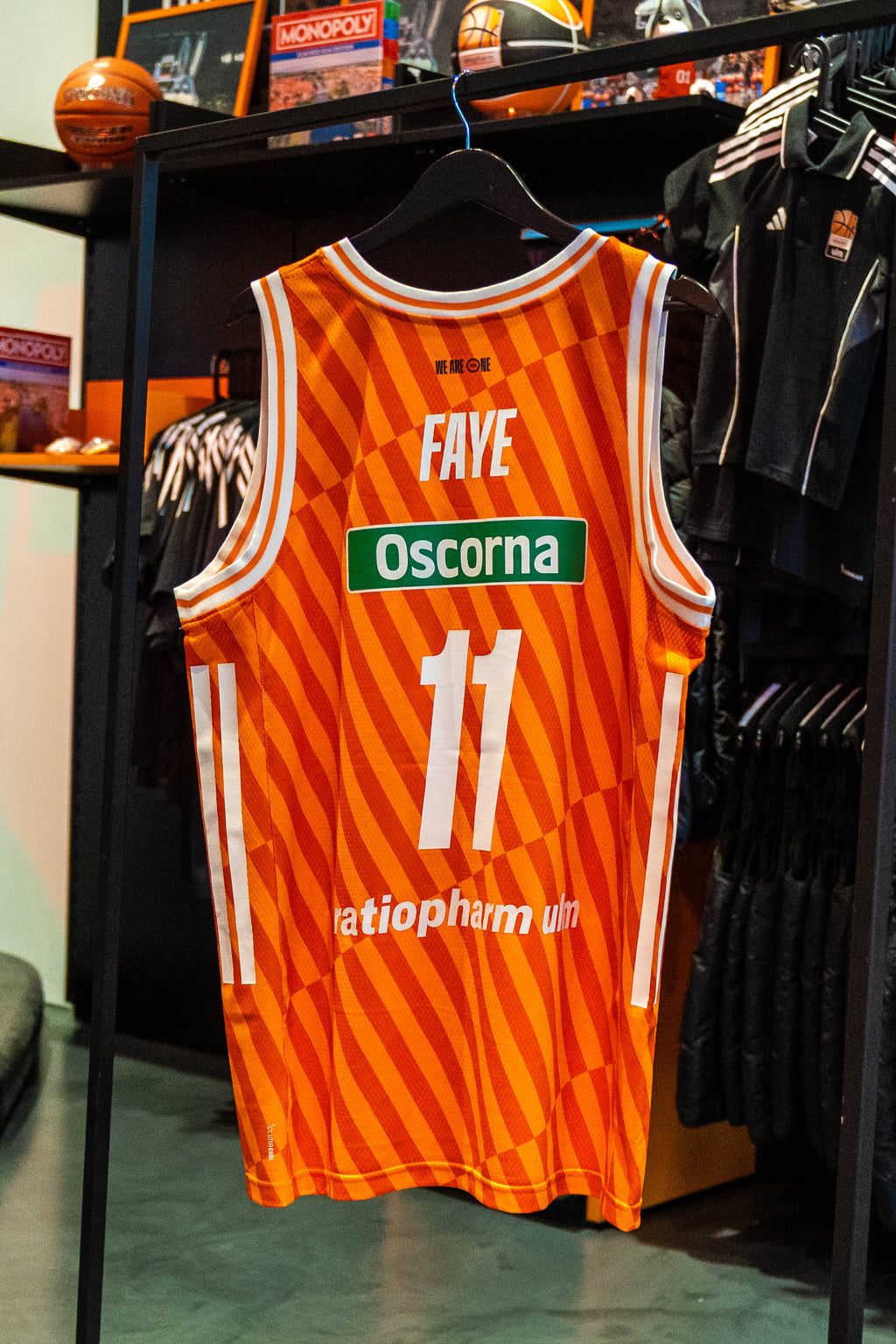 Signiertes Spielertrikot #11 Faye