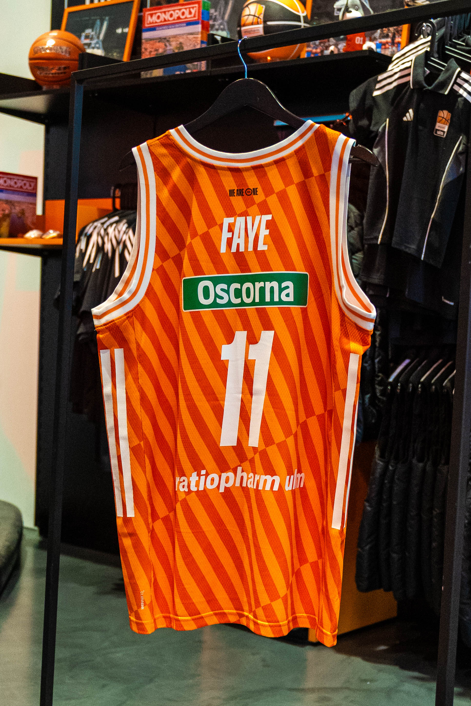 Signiertes Spielertrikot #11 Faye