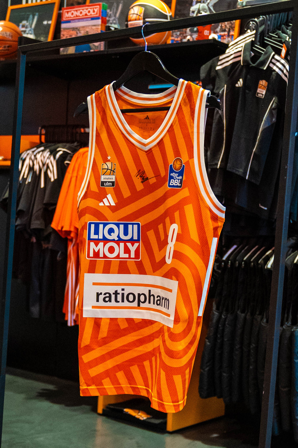 Signiertes Spielertrikot #8 Omog